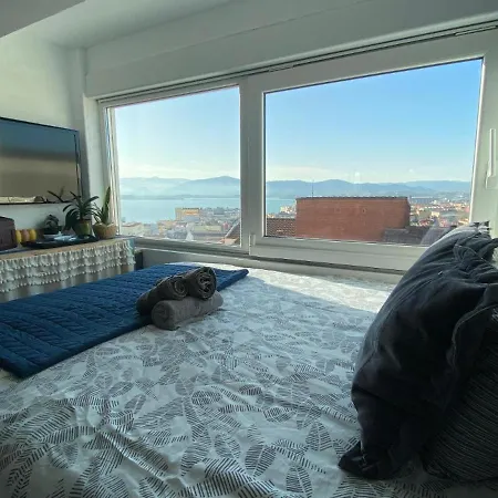 Atico Con Vistas A La Bahia En El Centro Apartment